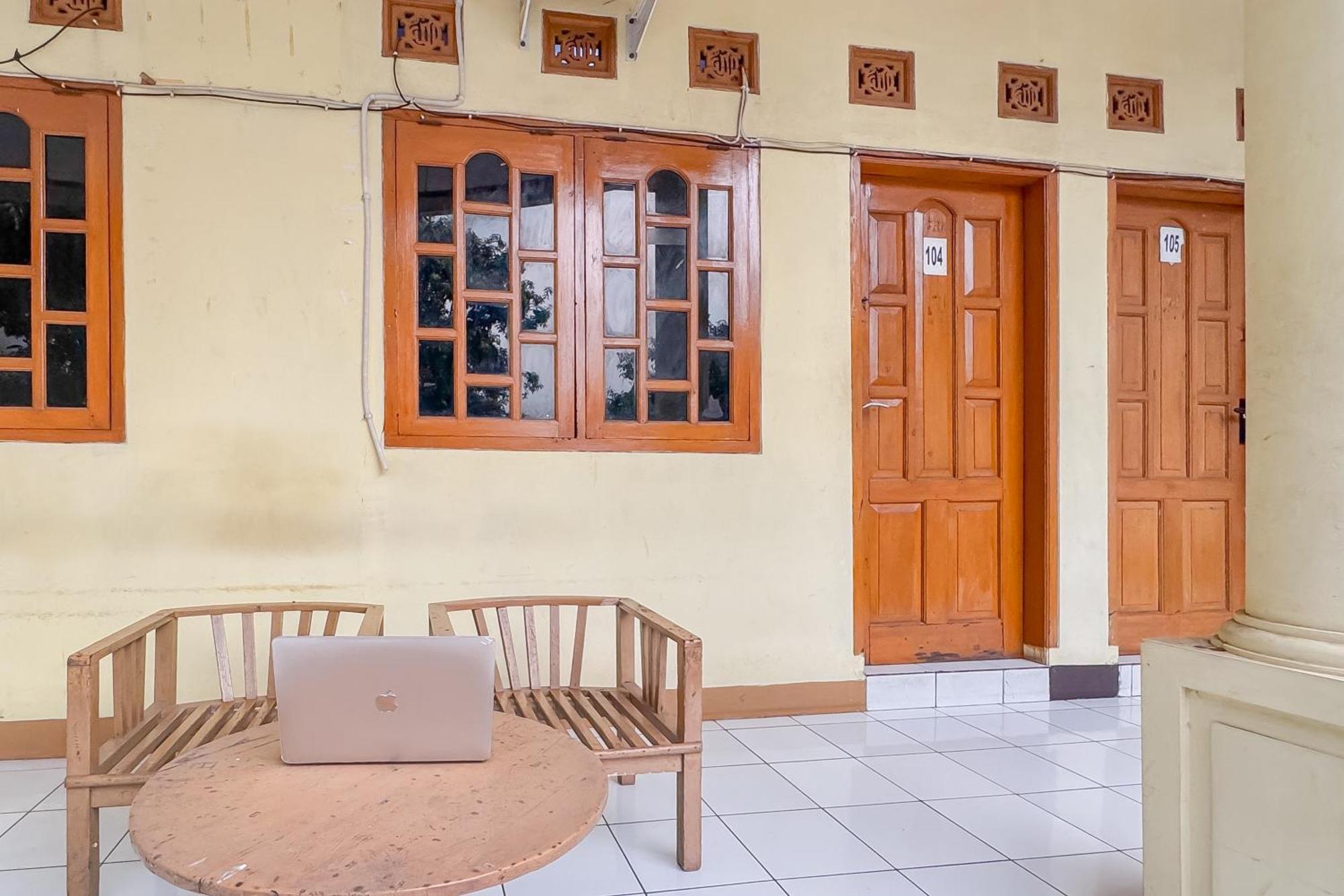 Reddoorz At Kuning Gh Jatinangor Hotel Sayang Exterior photo